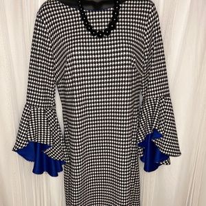 SHELBY & PALMER CONTRAST BELL SLEEVE DRESS